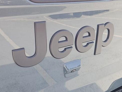 New 2026 Jeep Gladiator Sport AWD/4WD image 26