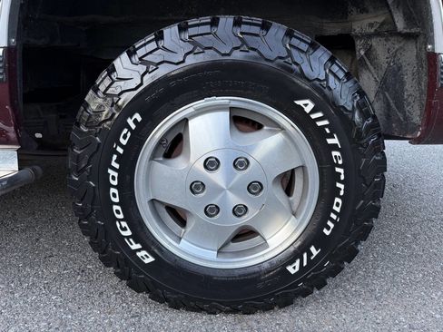 Used 1994 Chevrolet Suburban 4WD image 99