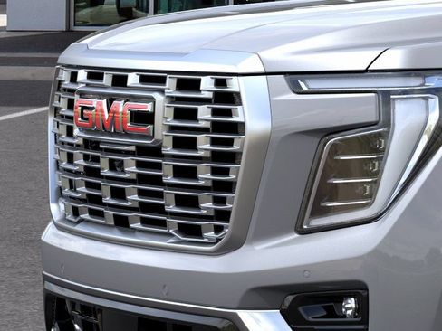 New 2026 GMC Yukon Denali w/ Advanced Technology Package AWD/4WD image 13