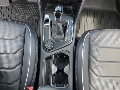 Used 2023 Volkswagen Tiguan SEL R-Line AWD/4WD image 16