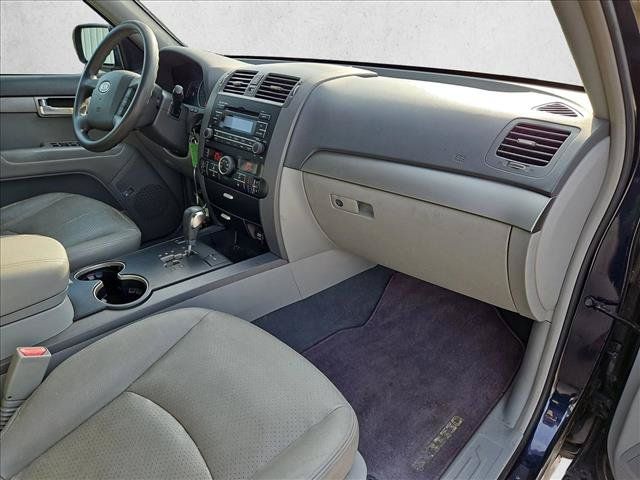 Used 2009 Kia Borrego LX w/ Convenience Pkg RWD image 19