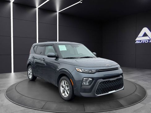 Used 2021 Kia Soul S image 3