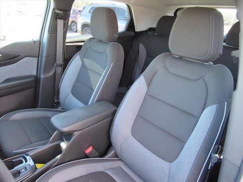 Used 2025 Chevrolet TrailBlazer LT w/ Driver Confidence Package image 16