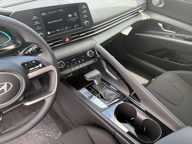 New 2026 Hyundai Elantra Hybrid FWD image 29
