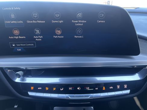 Used 2024 Cadillac Lyriq Luxury image 26