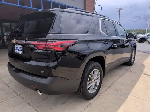 Used 2023 Chevrolet Traverse LT FWD image 8