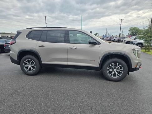 New 2026 GMC Acadia AT4 AWD/4WD image 4