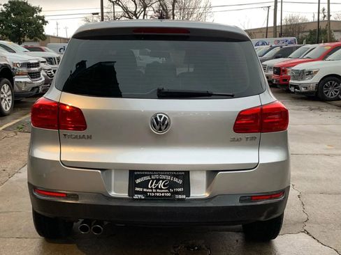 Used 2013 Volkswagen Tiguan S FWD image 6