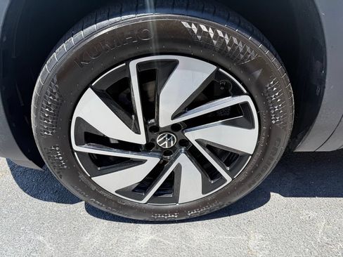 Used 2025 Volkswagen Atlas SE AWD/4WD image 45