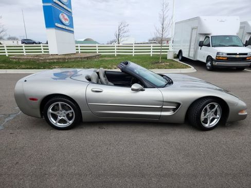 Used 2001 Chevrolet Corvette Base w/ Preferred Equipment Group2 image 38