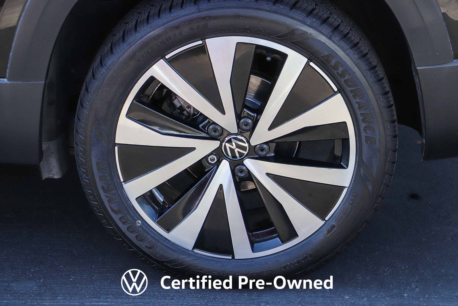 Certified 2023 Volkswagen Taos SE FWD image 13