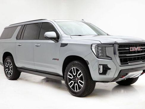 Used 2023 GMC Yukon XL AT4 w/ AT4 Premium Package image 11
