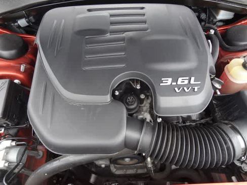 Used 2021 Chrysler 300 Touring RWD image 32