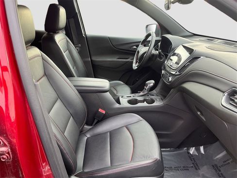 Used 2024 Chevrolet Equinox RS w/ RS Leather Package image 28