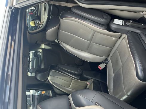 Used 2016 Kia Sedona SX image 4