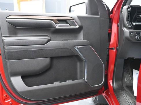 Used 2023 Chevrolet Silverado 1500 RST w/ Z71 Off-Road Package image 9