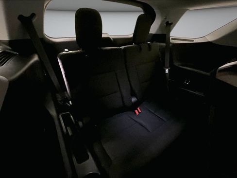 Used 2021 Ford Explorer XLT AWD/4WD image 26