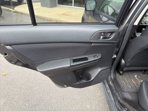 Used 2014 Subaru Crosstrek 2.0i Premium w/ Moonroof Package image 18