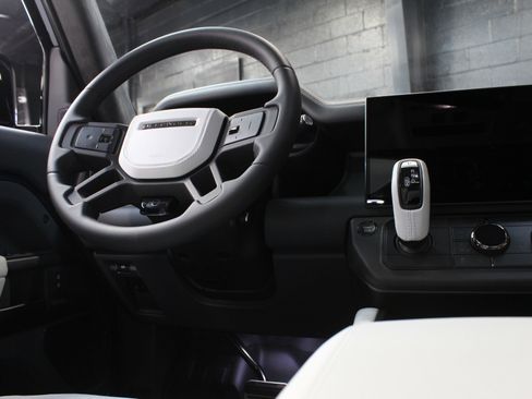 Used 2026 Land Rover Defender 110 OCTA image 49