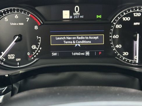 Certified 2024 Cadillac XT5 Premium Luxury w/ LPO, Floor Liner Package image 15