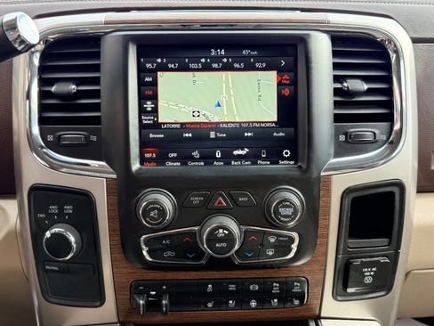 Used 2018 RAM 2500 Laramie w/ Convenience Group image 29