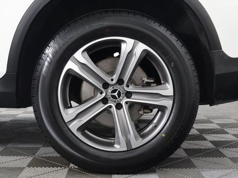 Used 2019 Mercedes-Benz GLC 300 w/ Premium Package image 16