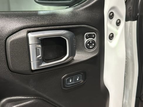 Used 2023 Jeep Wrangler Unlimited w/ Sun & Screen Package AWD/4WD image 24