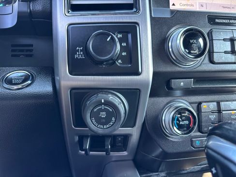 Used 2018 Ford F150 Platinum w/ Equipment Group 701A Luxury AWD/4WD image 40