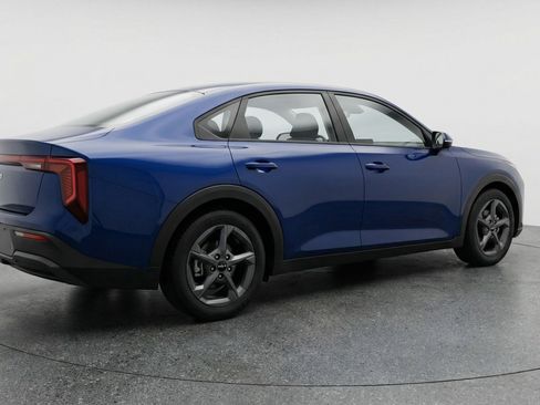 Used 2025 Kia K4 LXS image 9