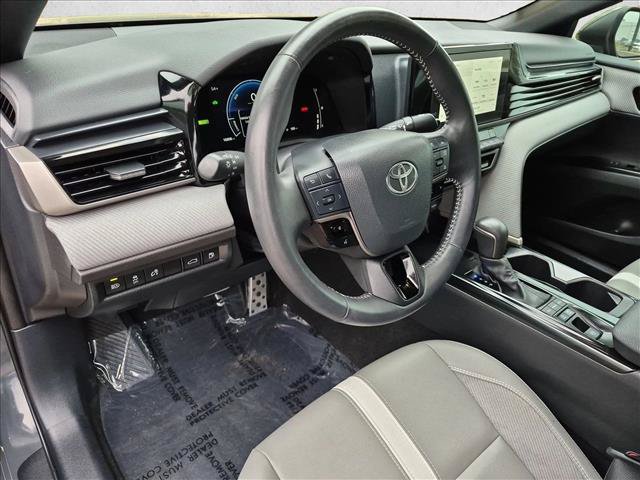 Used 2025 Toyota Camry SE FWD image 12