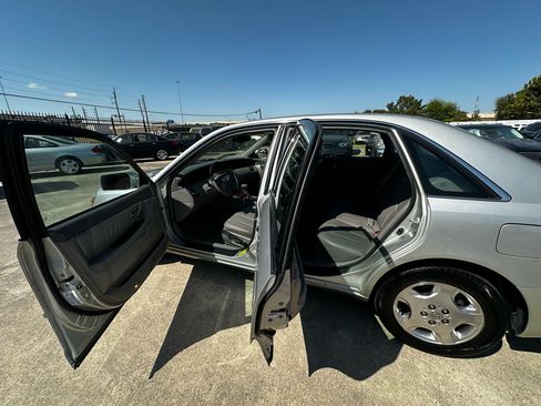 Used 2003 Toyota Avalon XLS image 18