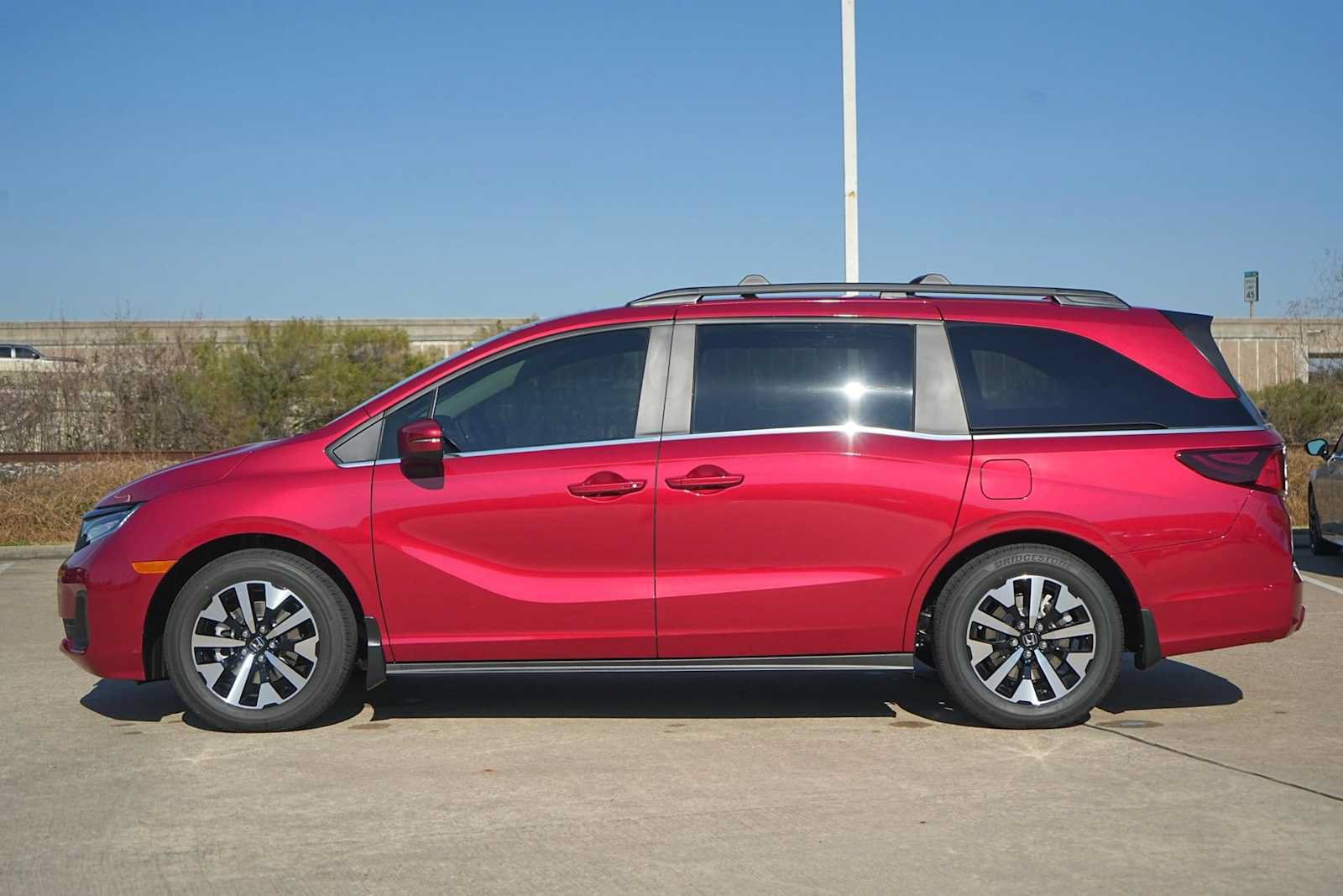 Certified 2026 Honda Odyssey EX-L image 3