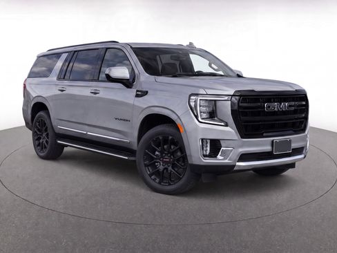 Used 2023 GMC Yukon XL SLT w/ SLT Luxury Package AWD/4WD image 2