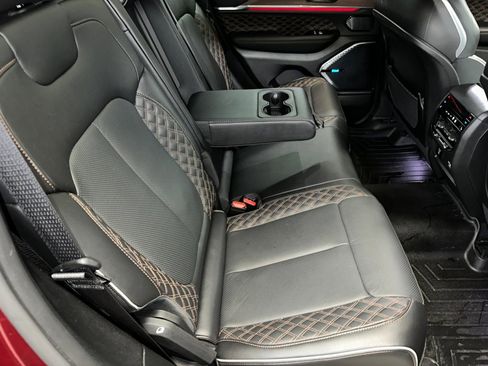 Used 2023 Jeep Grand Cherokee Summit image 34