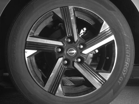 Used 2025 Nissan Sentra SV image 14