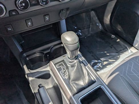 Used 2017 Toyota Tacoma TRD Off-Road w/ Tow Package (A/T) AWD/4WD image 20