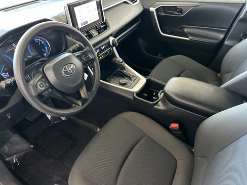 Used 2024 Toyota RAV4 LE AWD/4WD image 9