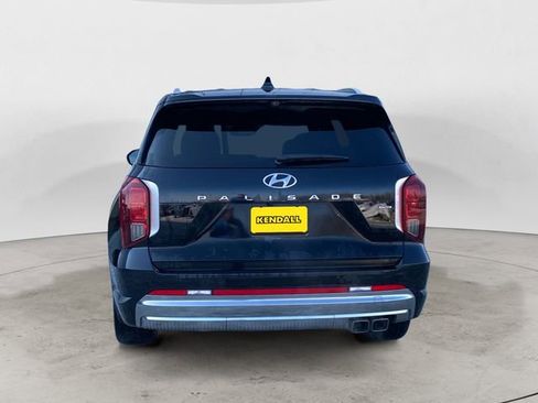 Used 2023 Hyundai Palisade Calligraphy image 4