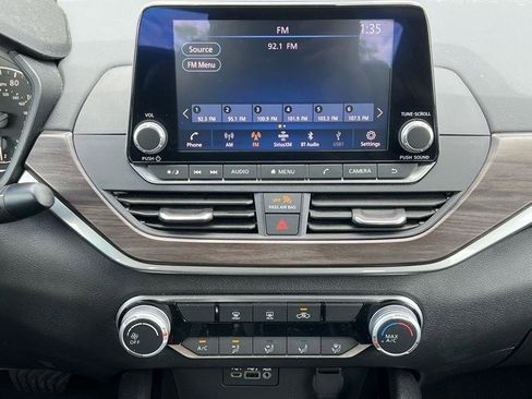 Used 2024 Nissan Altima 2.5 SV image 27