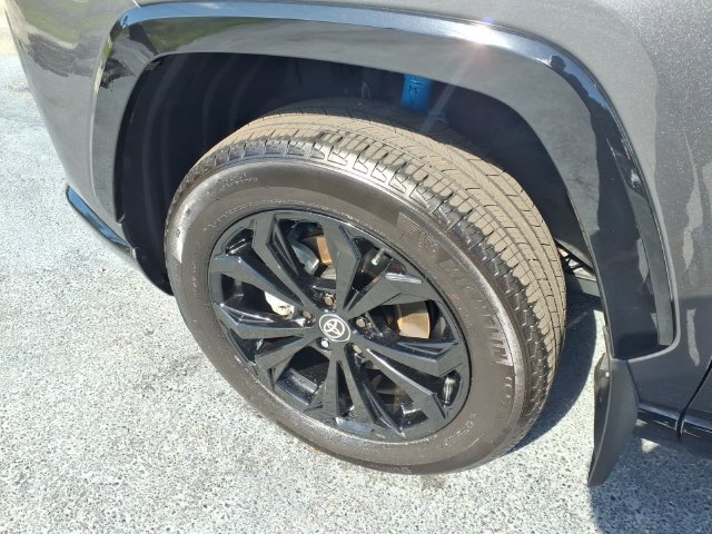 Used 2024 Toyota RAV4 XSE AWD/4WD image 4