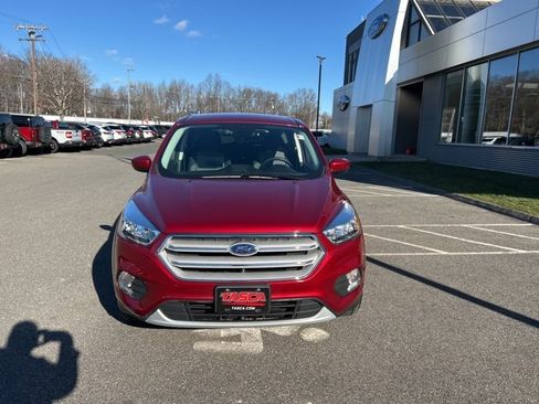 Used 2019 Ford Escape SE image 2