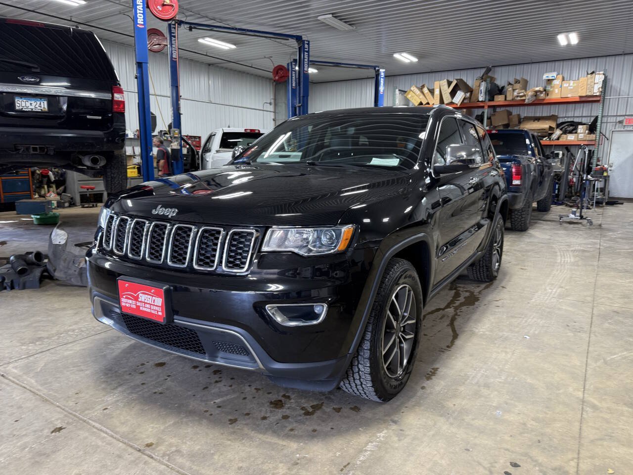 Used 2020 Jeep Grand Cherokee Limited AWD/4WD image 5