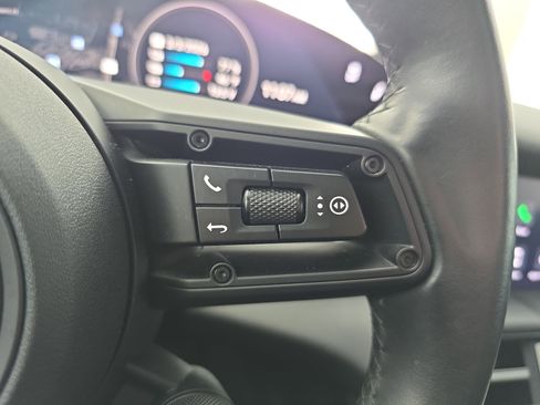 Used 2023 Porsche Taycan w/ Premium Package image 18