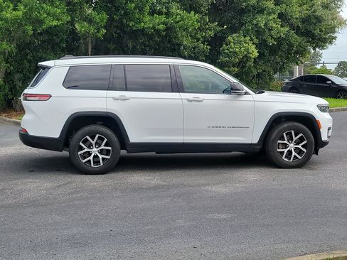 Used 2024 Jeep Grand Cherokee L Limited w/ Luxury Tech Group II RWD image 8