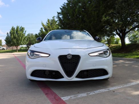 Used 2021 Alfa Romeo Giulia Sprint w/ Nero Edizione RWD image 2
