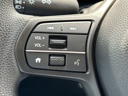 Certified 2026 Honda HR-V LX image 30