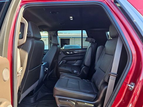 Used 2023 GMC Yukon Denali AWD/4WD image 18