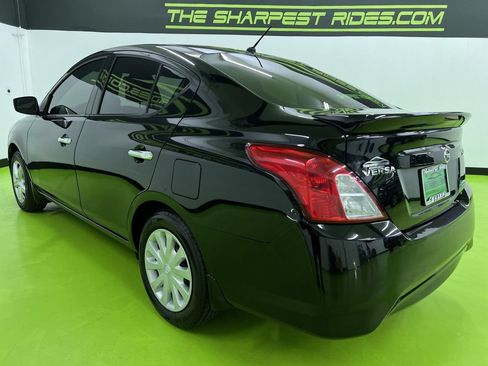 Used 2016 Nissan Versa SV FWD image 7