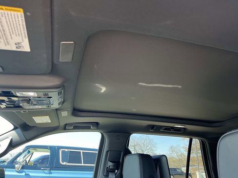 Used 2026 GMC Yukon Denali w/ Advanced Technology Package image 31