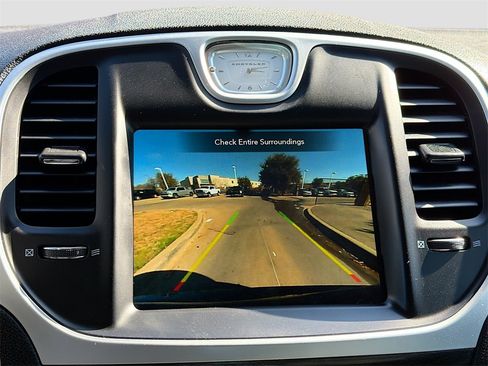 Used 2022 Chrysler 300 Touring w/ Sport Appearance Package image 13